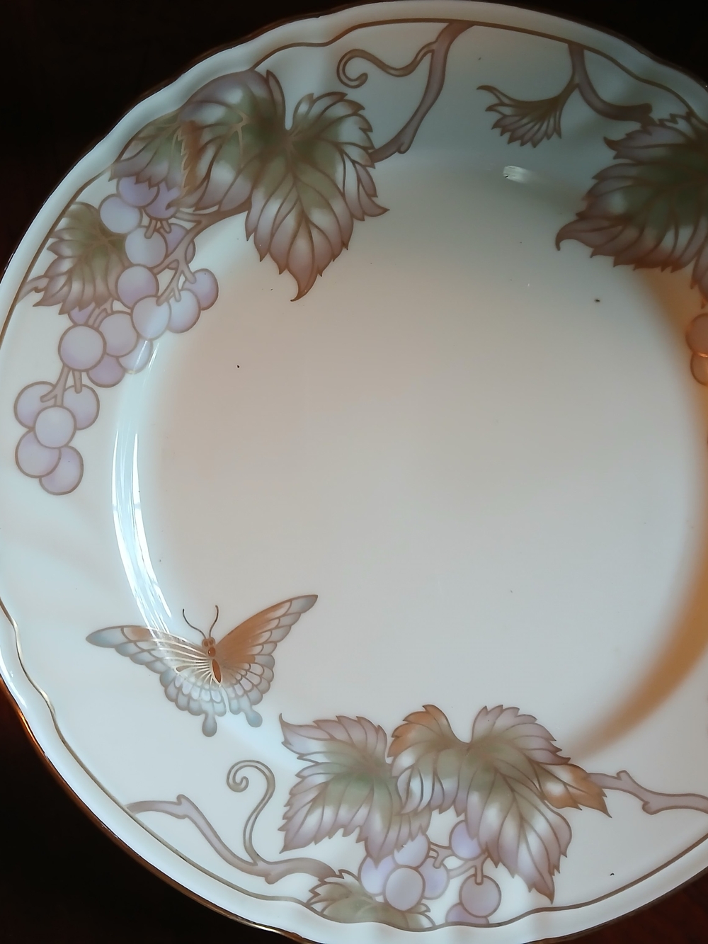 Fitz and Floyd White Porcelain Plate with Lavender Grapes and Green Leaves